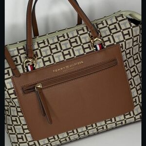 Tommy Hilfiger Tan and Cream Tote Bag